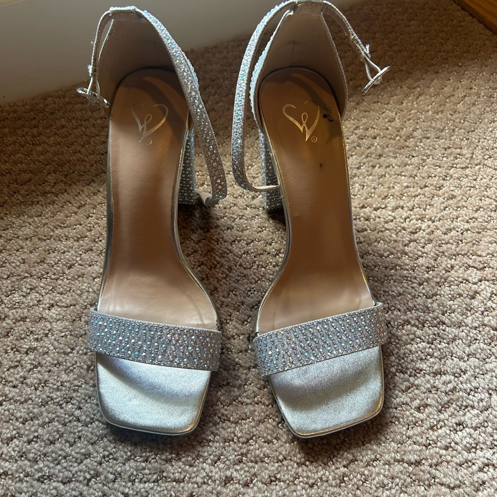 Windsor Diamond Heels